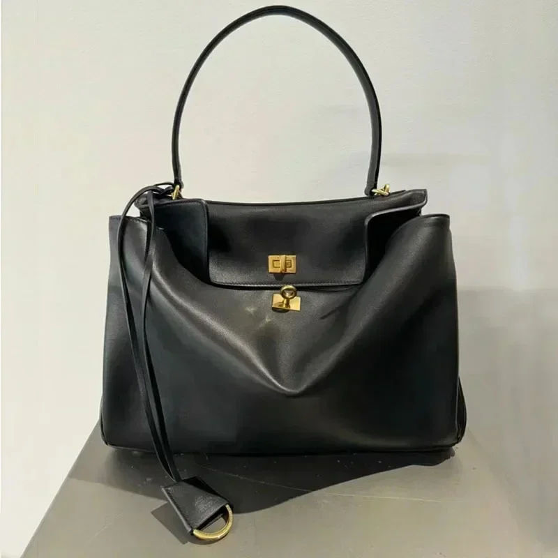 Luxury Gold Lock Designer Hand - Interior Design Gold 评论和价格